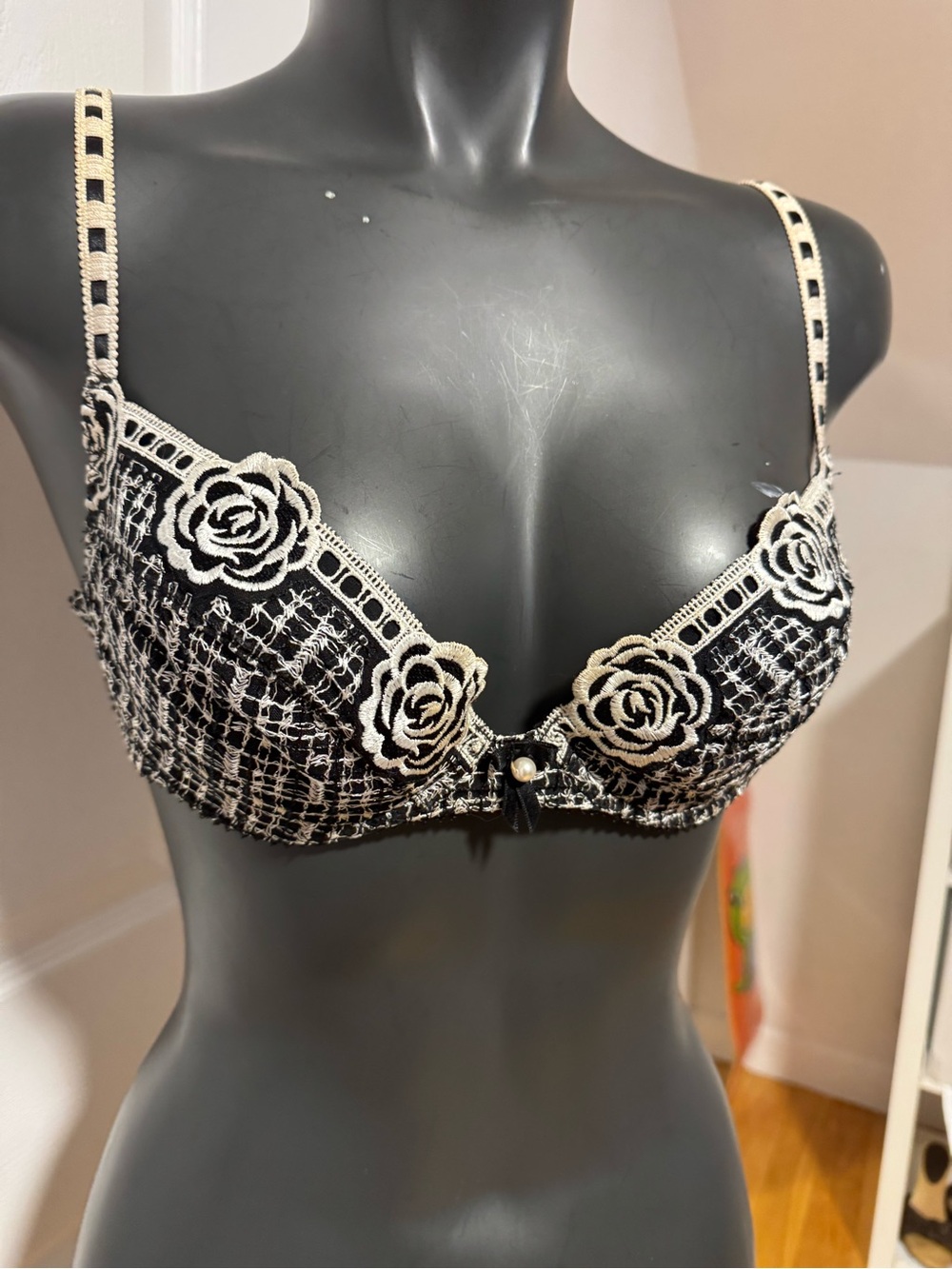 bra - Picture 2 of 4